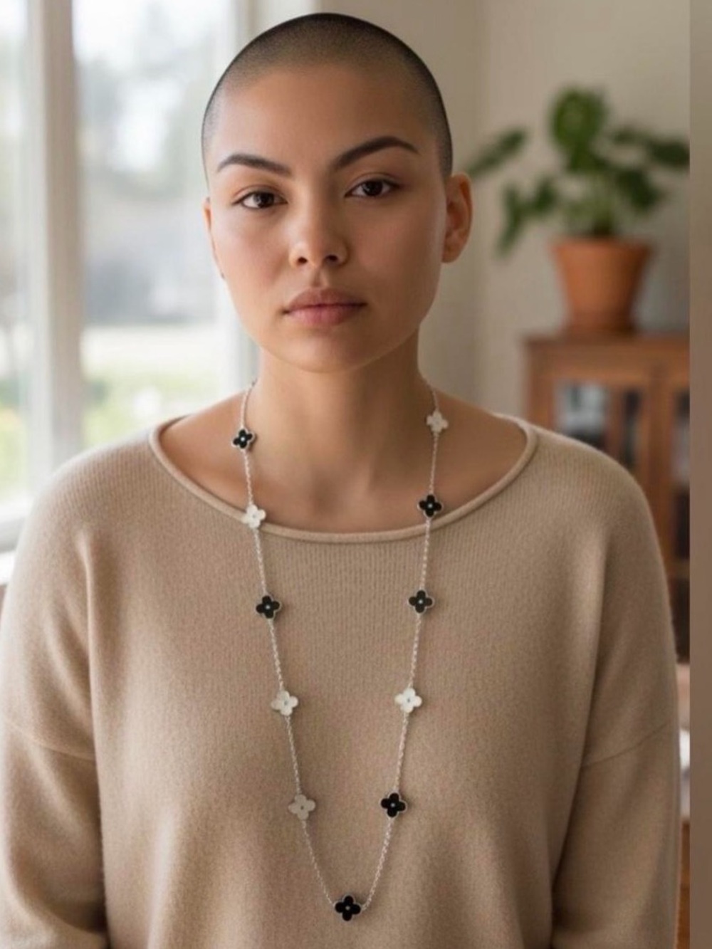 NWT Zoetik black and cream clover station necklace